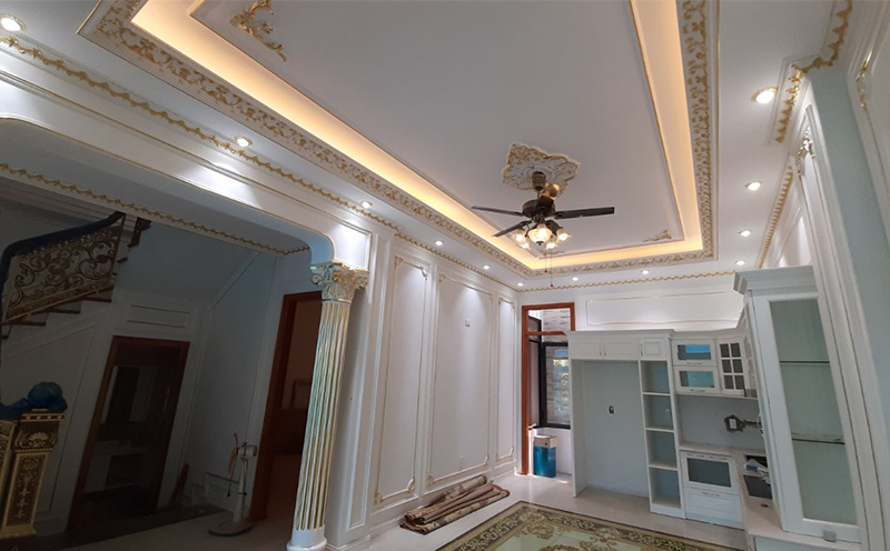 Thi công phào chỉ PU dát vàng biệt thự nhà anh Đức