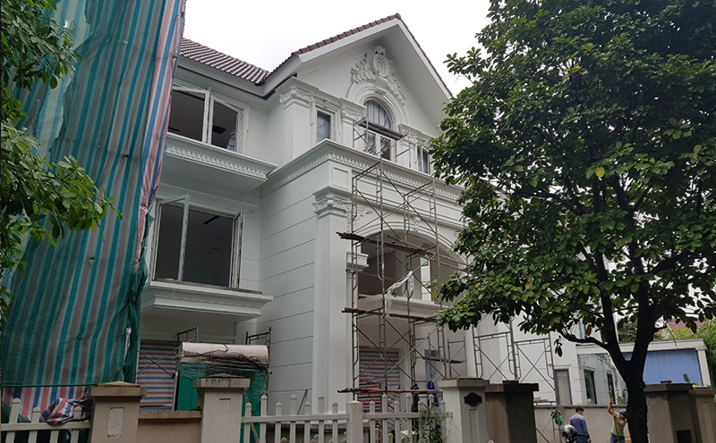 Anh Lâm - Thi công phào chỉ PU biệt thự Vinhome Riverside Bằng Lăng