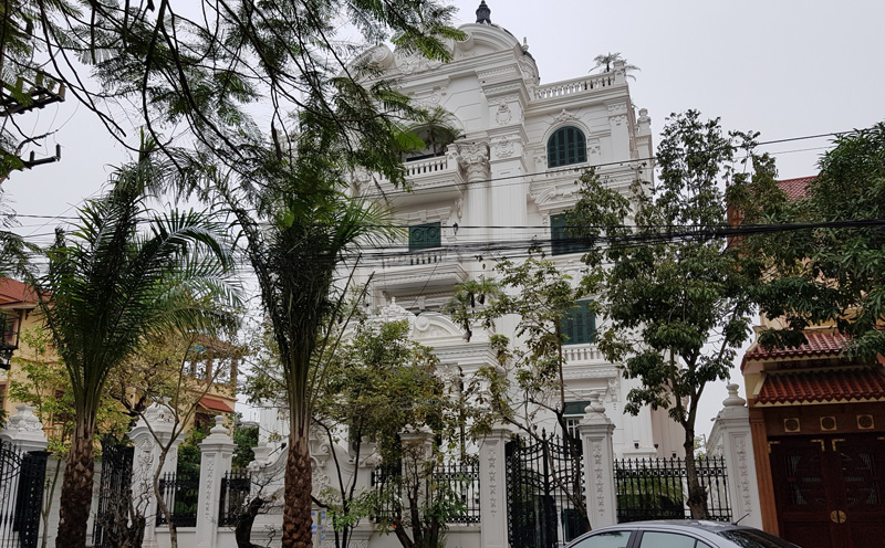 Thi công phào chỉ PU lâu đài tại Thái Bình